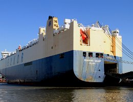 MORNING CHANT - 200m [IMO:9663300] Autotransporter (Vehicles Carrier) Aufnahme: 2015-10-03 Baujahr: 2014 | DWT: 20190t | Breite: 32m | Ladekapazität: 6645 CEU