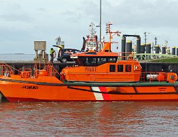 JASMUND - 20m [IMO:9734331] Pilot Aufnahme: 2017-01-02 Baujahr: 2014 | Breite: 5,45m | Tiefgang: 1,40m Maschinenleistung: 368 KW | Geschwindigkeit: 26 kn