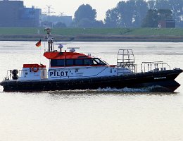 VISURGIS PILOT - 19m [KEINE IMO-NUMMER] Pilot Aufnahme: 2015-10-03 Breite: 6,30m | Tiefgang: 1,80m Maschinenleistung: 1800 KW | Geschwindigkeit: 30 kn