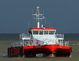 EXPLORER - 20m [KEINE IMO-NUMMER] Pilot / Lotsenversetzer Aufnahme: 2017-04-11 Baujahr: 2013 | Breite: 12m | Tiefgang: 3,10m Maschinenleistung: 900 KW | Geschwindigkeit: 17 kn