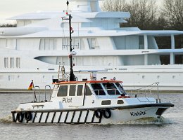 KIEBITZ - 12m [KEINE IMO-NUMMER] Pilot Aufnahme: 2015-12-28 Breite: 4m