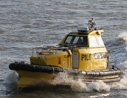 ELBE 2 PILOT [KEINE IMO-NUMMER] Pilot Aufnahme: 2014-12-29