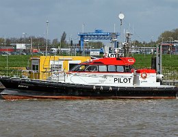 BURKANA - 19m [KEINE IMO-NUMMER] Pilot Aufnahme: 2017-04-15 Breite: 6,30m | Tiefgang: 1,80m Maschinenleistung: 1800 KW | Geschwindigkeit: 30 kn