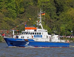 BÜRGERMEISTER WEICHMANN - 27m [IMO:9100047] Polizei Aufnahme: 2016-05-05 Baujahr: 1995 | DWT: 12t | Breite: 6,4m | Tiefgang: 2,0m Maschinenleistung: 1962 KW | Geschwindigkeit: 23 kn...