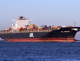 APL OREGON - 293m [IMO:9532783] Containerschiff (Container ship) Aufnahme: 2019-12-30 Baujahr: 2010 | DWT: 72912t | Breite: 40m | Tiefgang: 14m | Ladekapazität: 6350 TEU...