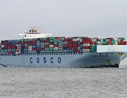 COSCO HELLAS - 351m [IMO:9308510] Containerschiff (Container ship) Aufnahme: 2014-08-09 Baujahr: 2006 | DWT: 107498t | Breite: 43m | Tiefgang: 14,5m | Ladekapazität: 9469 TEU...