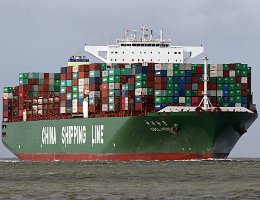 CSCL VENUS - 366m [IMO:9467251] Containerschiff (Container ship) Aufnahme: 2017-04-13 Baujahr: 2011 | DWT: 155470t | Breite: 51m | Tiefgang: 15,5m | Ladekapazität: 14074 TEU...