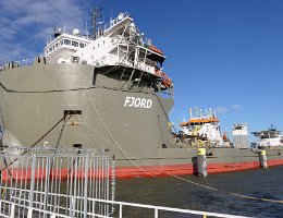 FJORD - 146m [IMO:8636740] Halbtaucherschiff/ Schwerlastschiff Aufnahme: 2020-03-12 Baujahr: 2000 | DWT: 24800t | Breite: 46m | Tiefgang: 6,9m Maschinenleistung: 11671 KW |...