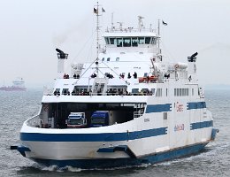 MUHUMAA (GRETE) - 98m (ex) [IMO:9474060] Autofähre (Car ferry) Neuer Name: QAJAQ W Aufnahme: 2015-10-05 Baujahr: 2010 | DWT: 940t | Breite: 18m | Tiefgang: 4,18m | Passagiere: 690 | PKW:...