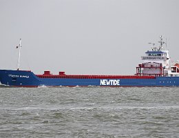 FRISIAN SUMMER - 119m [IMO:9367762] Frachtschiff (General Cargo) Aufnahme: 2016-03-20 Baujahr: 2008 | DWT: 6582t | Breite: 13,43m | Tiefgang: max. 6,08m Maschinenleistung: 2040 KW |...