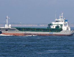 SCOT LEADER - 90m [IMO:9404235] Frachtschiff (General Cargo) Aufnahme: 2019-05-22 Baujahr: 2007 | DWT: 4507t | Breite: 15,28m | Tiefgang: 5,25m Maschinenleistung: 1850 KW |...