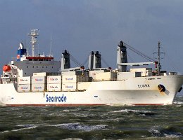 ELIVIRA - 152m [IMO:9202869] Kühlschiff (Reefer) Aufnahme: 2014-04-14 Baujahr: 2000 | DWT: 10309t | Breite: 23m | Tiefgang: max. 8,7m Maschinenleistung: 11915 KW |...