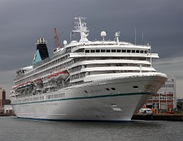 ARTANIA - 230m [IMO:8201480] Kreuzfahrtschiff (Cruise Ship) Aufnahme: 2020-08-20 Baujahr: 1984 | DWT: 4661t | Breite: 29,6m | Tiefgang: max. 7,8m | Passagiere: 1260...
