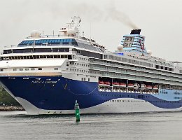MARELLA EXPLORER - 264m [IMO:9106297] Kreuzfahrtschiff (Cruise Ship) Aufnahme: 2019-05-29 Baujahr: 1996 | DWT: 6500t | Breite: 32,20m | Tiefgang: max. 7,70m | Passagiere: 1924...