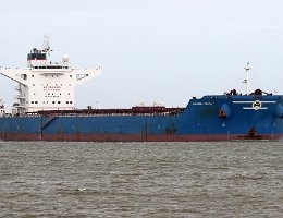 ANANGEL TRUST - 289m [IMO:9434400] Massengutfrachter (Bulk Carrier) Aufnahme: 2016-03-21 Baujahr: 2012 | DWT: 180391t | Breite: 45m | Tiefgang: 18,0m Maschinenleistung: 16860 KW |...