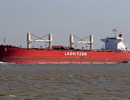 ITALIAN BULKER - 200m [IMO:9790933] Massengutfrachter (Bulk Carrier) Aufnahme: 2019-04-17 Baujahr: 2017 | DWT: 63482t | Breite: 32m | Tiefgang: max. 13,42m Geschwindigkeit: 14,5 kn
