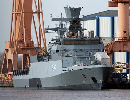 BRAUNSCHWEIG F260 - 89m Militärschiff (Military Ops) Korvette Neuaufnahme: 2020-02-29 (2019-02-07) DEUTSCHLAND Baujahr: 2008 | Breite: 13,28m | Tiefgang: max. 3,40m Maschinenleistung:...