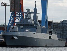 FALKE 911 - 121m (ex) Militärschiff (Military Ops) Lenkwaffenfregatte Aufnahme: 2016-08-07 Neuer Name: HERRAD ALGERIEN Baujahr: 2016 | Breite: 16,3m Baureihe: Herrad-Klasse