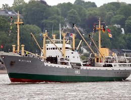 BLEICHEN - 93m [IMO:5046281] Museumsschiff/ Frachter Neuaufnahme: 2019-05-10 (2016-05-06) Baujahr: 1958 | DWT: 2955t | Breite: 12,30m | Tiefgang: max. 4,69m Maschinenleistung:...