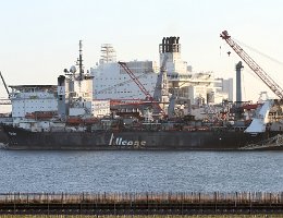 LORELAY - 179m [IMO:7349807] Pipelineverleger Aufnahme: 2015-12-09 Baujahr: 1974 | DWT: 8795t | Breite: 25,86m | Tiefgang: 8,80m Maschinenleistung: 17760 KW | Geschwindigkeit:...