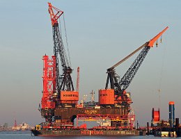 BALDER- 154m [IMO:7710226] Schwimmkran/ Plattform (Crane Ship) Aufnahme: 2016-02-17 Baujahr: 1978 | DWT: 59404t | Breite: 85,99m | Tiefgang: max. 28,2m Maschinenleistung:...