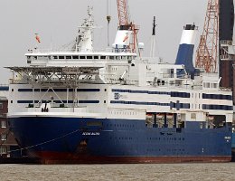 REGINA BALTICA - 145m [IMO:7827225] Wohnschiff/ Unterkunftsschiff Aufnahme: 2017-02-16 Baujahr: 1980 | DWT: 2830t | Breite: 25,20m | Tiefgang: max. 5,52m Maschinenleistung: 19480 KW...
