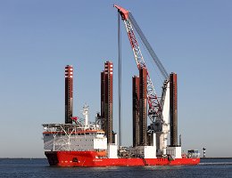 MPI ADVENTURE - 136m [IMO:9530084] Offshore-Windkraftanlagen-Errichterschiff Neuaufnahme: 2020-09-18 (2020-07-18) Baujahr: 2011 | DWT: 20739t | Breite: 40m | Tiefgang: 5,80m...