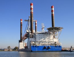 MPI ENTERPRISE - 121m [IMO:9578244] Offshore-Windkraftanlagen-Errichterschiff Aufnahme: 2015-10-03 Baujahr: 2011 | DWT: 6314t | Breite: 40m Baureihe: Seabreeze-Klasse