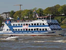 ADLER PRINCESS - 39m [IMO:8876302] Passagierschiff Aufnahme: 2016-05-05 Baujahr: 1989 | DWT: 112t | Breite: 8,67m | Tiefgang: max. 1,40m Maschinenleistung: 436 KW | Geschwindigkeit:...