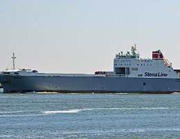 CAPUCINE - 152m [IMO:9539066] Ro-Ro Schiff (Ro-Ro cargo) Aufnahme: 2017-05-26 Baujahr: 2011 | DWT: 6600t | Breite: 22m | Tiefgang: 5,4m Maschinenleistung: 7000 KW |...