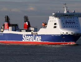 STENA FORERUNNER - 195m [IMO:9227259] Ro-Ro Schiff (Ro-Ro cargo) Aufnahme: 2018-02-07 Baujahr: 2003 | DWT: 12300t | Breite: 27m | Tiefgang: 8,0m Geschwindigkeit: 23 kn Passagiere: 12 |...