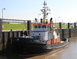 BUGSIER 3 - 33m [IMO:9350135] Hafenschlepper (Tug) Aufnahme: 2015-10-03 Baujahr: 2006 | Bollard pull: 64t | Breite: 12m | Tiefgang: 6,70m Maschinenleistung: 4100 kW |...