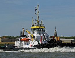 MULTRATUG 5 - 33m [IMO:9350161] Hafenschlepper (Tug) Aufnahme: 2016-07-06 Baujahr: 2005 | Bollard pull: 65t | Breite: 11,40m | Tiefgang: 4,40m Maschinenleistung: 3236 KW |...