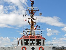 BÜLK - 30m [IMO:8701284] Hafenschlepper (Tug) Aufnahme: 2016-08-07 Baujahr: 1987 | Bollard pull: 40t | Breite: 9,90m | Tiefgang: 4,0m Maschinenleistung: 2320 KW |...