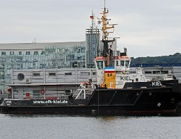 KIEL - 32m [IMO:9405693] Hafenschlepper (Tug) Aufnahme: 2016-08-07 Baujahr: 2008 | Bollard pull: 68t | Breite: 11,00m | Tiefgang: 4,45m Maschinenleistung: 4200 KW |...