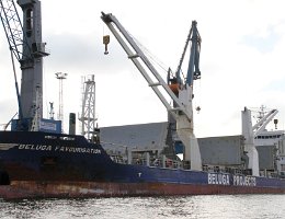 BELUGA FAVOURISATION - 138m (ex) [IMO:9363546] Schwerlastschiff (Heavy Load Vessel) Neuer Name: LILY AUERBACH Aufnahme: 2011-03-05 Baujahr: 2007 | DWT: 12790t | Breite: 21m | Tiefgang: 8,00m...