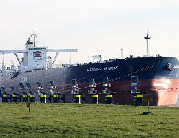 ALEXANDER THE GREAT - 330m (ex) [IMO:9377418] Supertanker (Crude Oil Tanker) VLCC Neuer Name: KARBALA Aufnahme: 2016-01-18 Baujahr: 2010 | DWT: 297958t | Breite: 60m