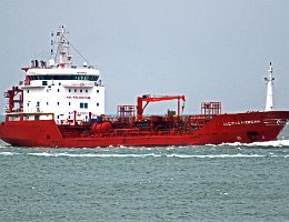 ALEYNA MERCAN - 95m [IMO:9296547] Tanker (Oil/Chemical Tanker) Aufnahme: 2015-11-11 Baujahr: 2005 | DWT: 4037t | Breite: 14,87m | Tiefgang: 6,18m Maschinenleistung: 1877 KW |...