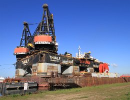 [Besonderes] THIALF Thialf aufgenommen mit dem Weitwinkel... Das größte Kranschiff der Welt (höchste Tragkraft von 2 x 7200t)