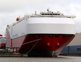 [Besonderes] DRIVE GREEN HIGHWAY Die DRIVE GREEN HIGHWAY ist das größte wenigstens zum Teil mit Solar betriebene Schiff der Welt....