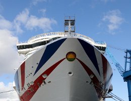 [Schiffe Spezial] IONA (7) Das neue Kreuzfahrtschiff IONA am 01.03.2020 vor der Meyer Werft in Papenburg.
