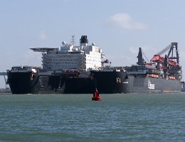 [Schiffe Spezial] PIONEERING SPIRIT (6) Das größte Schiff der Welt läuft am 12.03.2020 in den Hafen von Rotterdam ein.