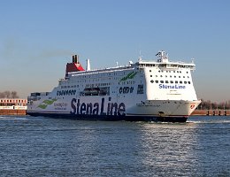 [Schiffe Spezial] STENA BRITANNICA (1) Die Autofähre STENA BRITANNICA verlässt am 15.02.2019 den Hafen von Rotterdam.