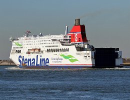 [Schiffe Spezial] STENA BRITANNICA (6) Die Autofähre STENA BRITANNICA verlässt am 15.02.2019 den Hafen von Rotterdam.