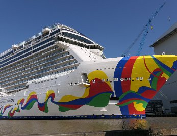 Norwegian Encore Das neue Kreuzfahrtschiff in Papenburg von der Meyer Werft