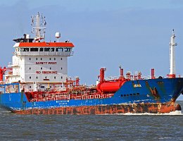 alte Lackierung: AMANDA - 119m (aF) [IMO:9305362] - alte Lackierung Tanker (Oil/Chemical Tanker) Aufnahme: 2015-04-03 Baujahr: 2005 | DWT: 6954t | Breite: 16m