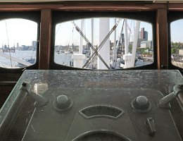 [auf der Brücke] CAP SAN DIEGO Auf der Brücke der CAP SAN DIEGO beim Hamburger Hafenfest