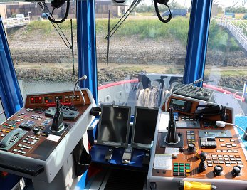 Hafenschlepper SMIT HUDSON Morgens im Rotterdamer Hafen